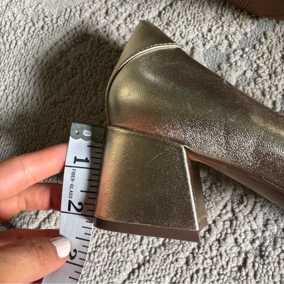 Naturalizer Malynn gold pointed Toe Pumps leather slip on low block heel 9.5 W - Picture 9 of 14